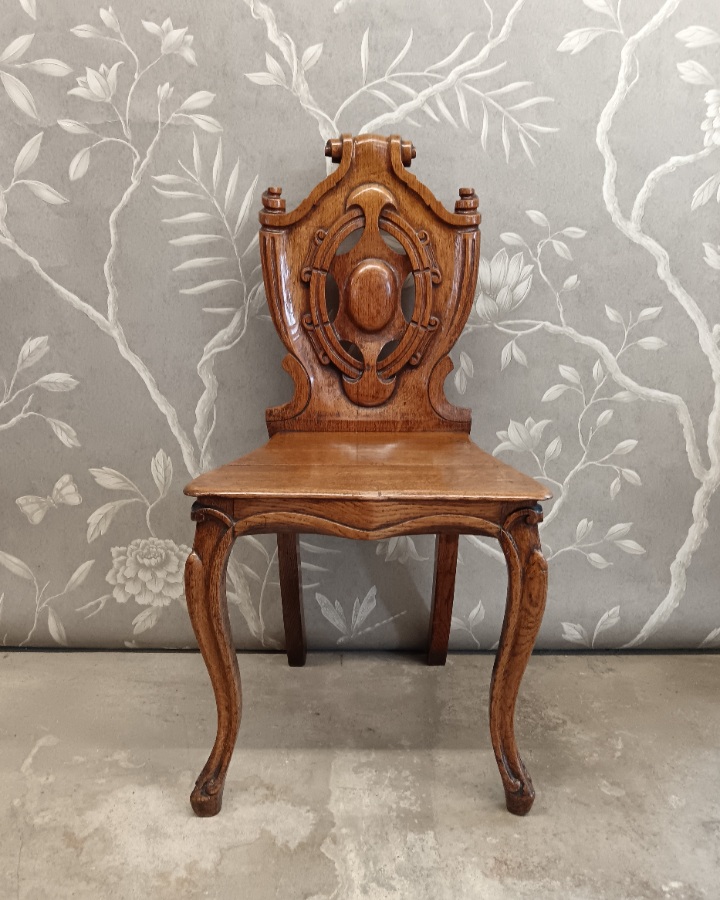Antique Hall Chair (2).jpg