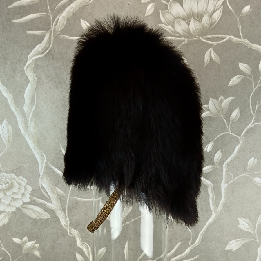 Military Coldstream or Irish Guards Bearskin Cap (13)TER.jpg